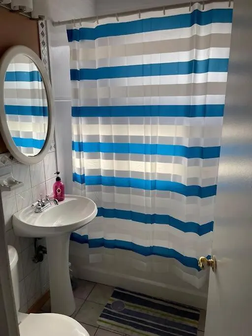 Vakantiehuis Quaint And Cozy Haven Villa Toronto