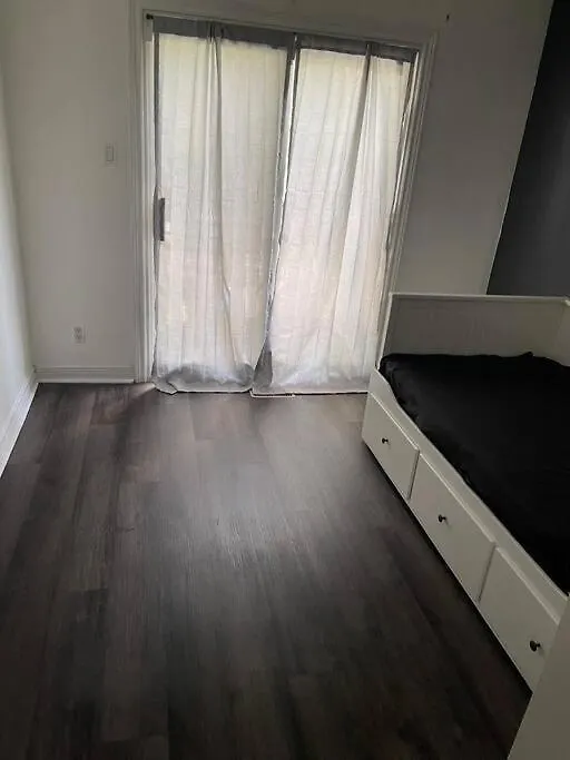 Quaint And Cozy Haven Villa Toronto